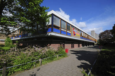 900483 Gezicht op het Gerrit Rietveld College (Winklerlaan 373) te Utrecht.